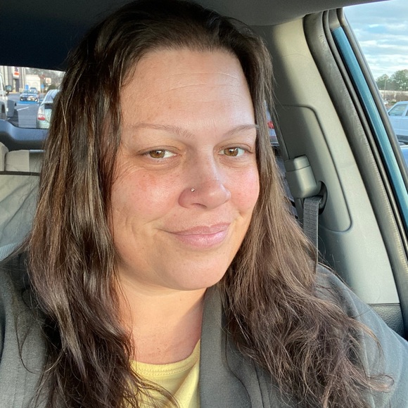 Meet your Posher, Justine - Picture 1 of 1